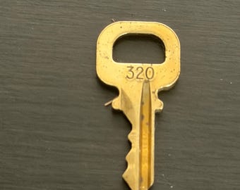 KEY Louis Vuitton Only one key #320 lock brass