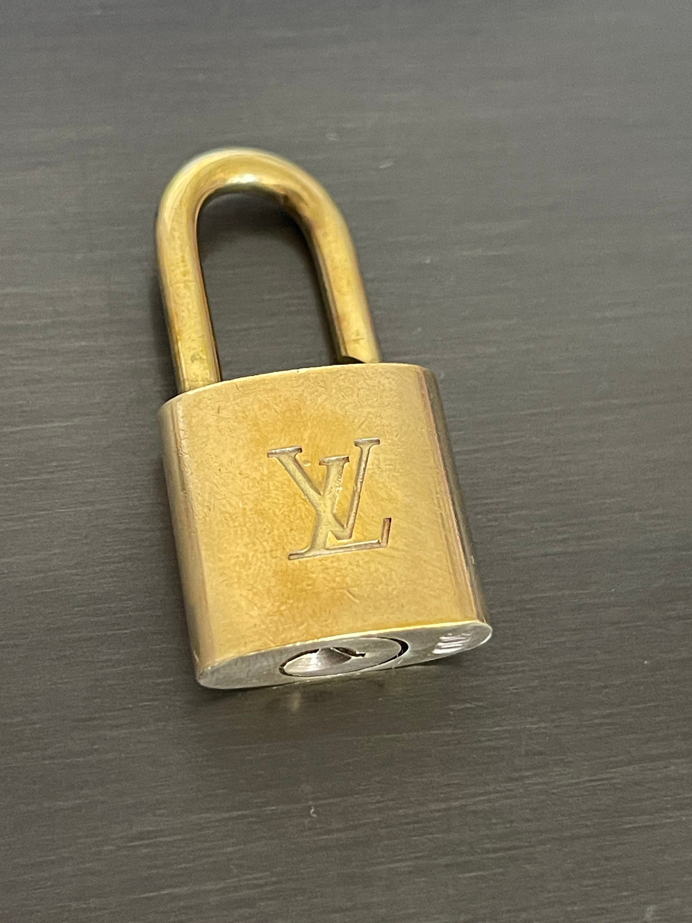 LOUIS VUITTON AUTH BRASS #307 LOCK KEY PADLOCK- POLISHED! Fits all bags! USA