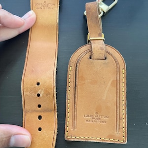 Etiqueta de identificação para bagagem de couro vachetta Louis Vuitton com etiqueta de nome e fivela de alça poignet #11441