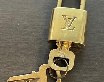 Louis Vuitton padlock and two keys unpolished #322 lock brass #10894