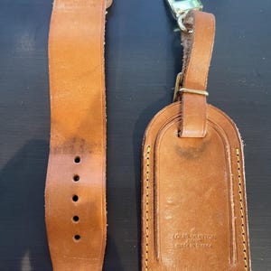 Etiqueta de identificação para bagagem de couro vachetta Louis Vuitton com etiqueta de nome e fivela de alça poignet #11420