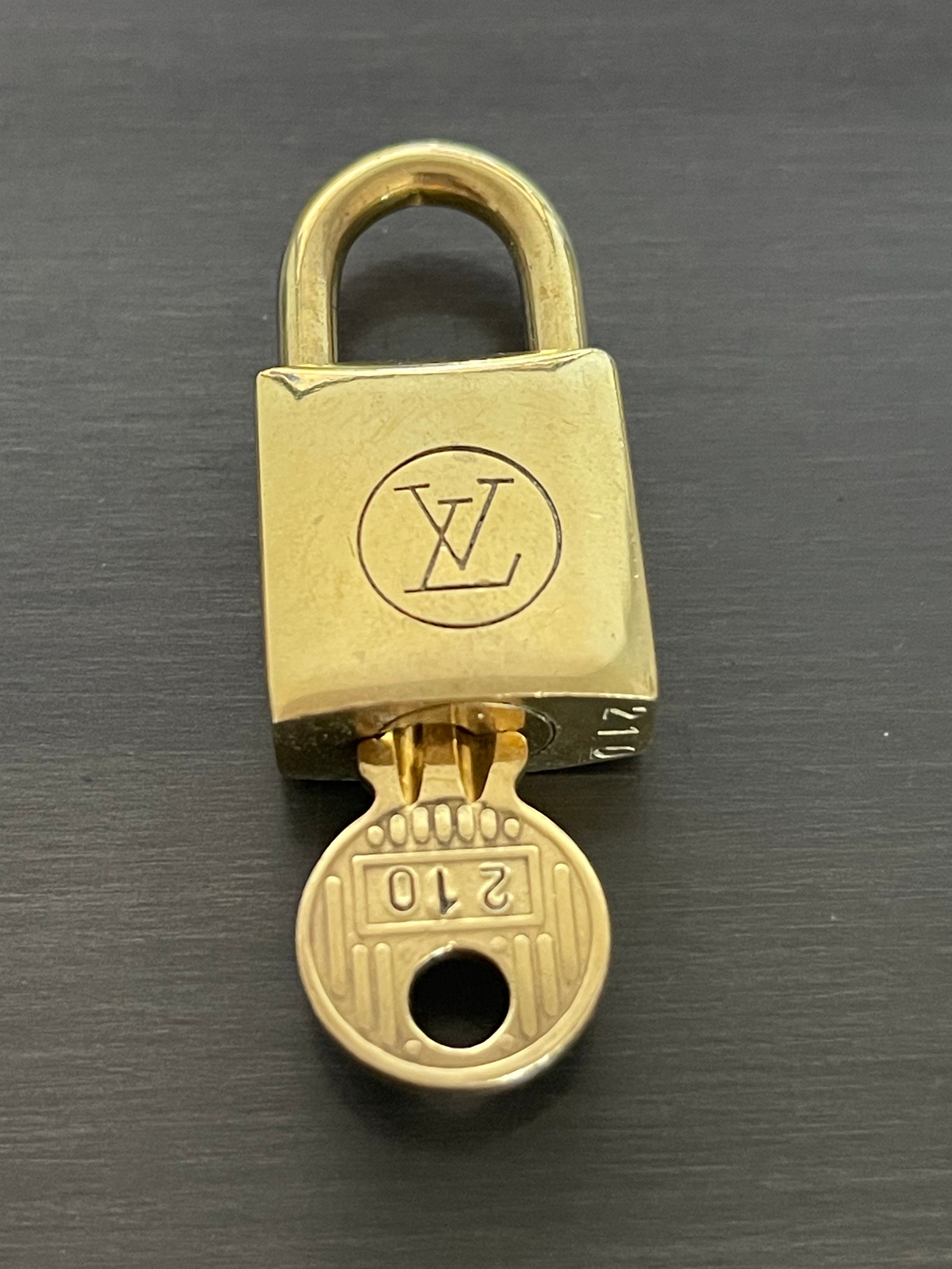 louis-vuitton lock and key