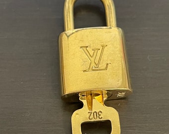 Pinkerly Special Louis Vuitton padlock and one key #302 lock brass