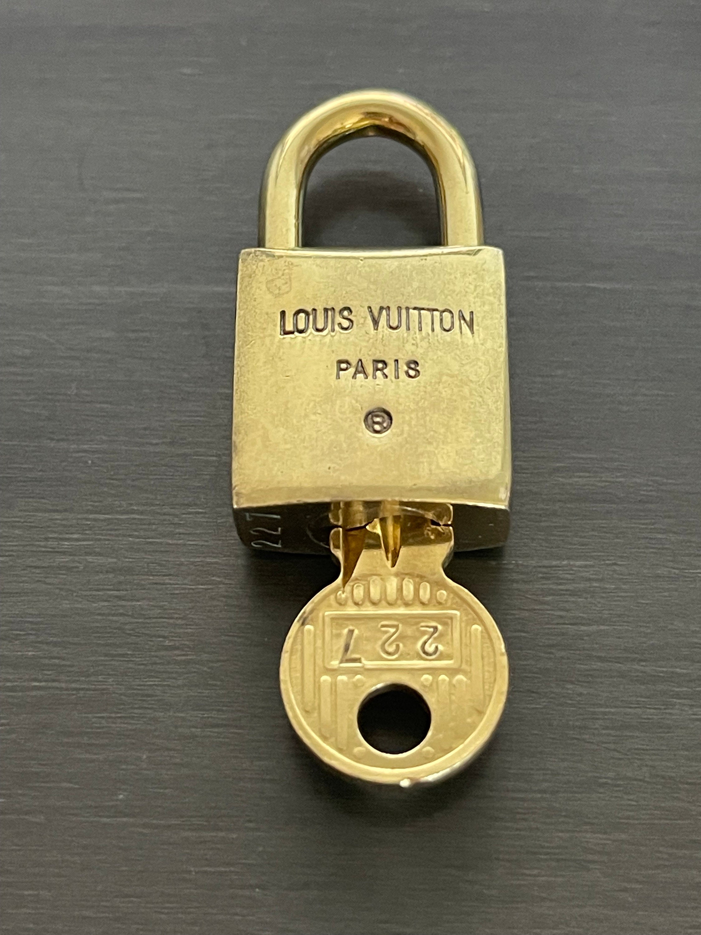 louis-vuitton lock and key