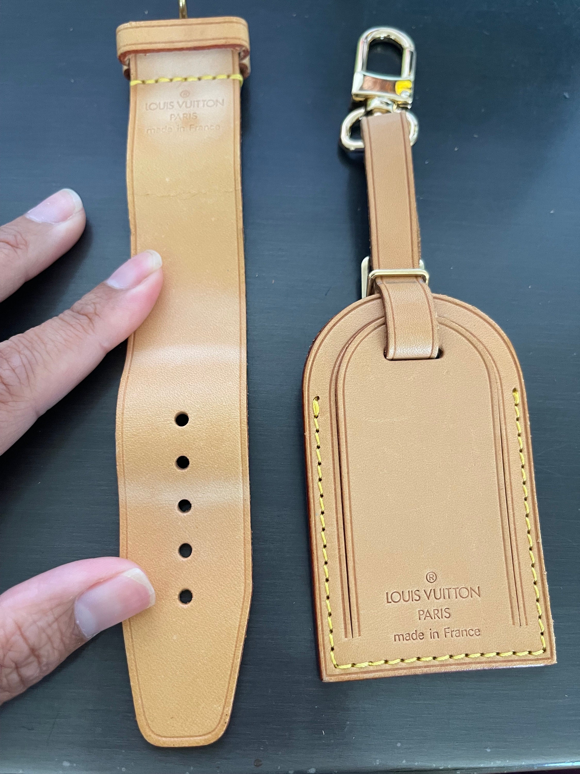 LOUIS VUITTON Vachetta Luggage Tag : Poignet Set in 2023