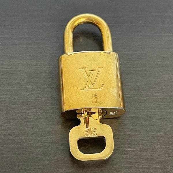 Pinkerly Special Louis Vuitton padlock and one key #319 lock brass #10798