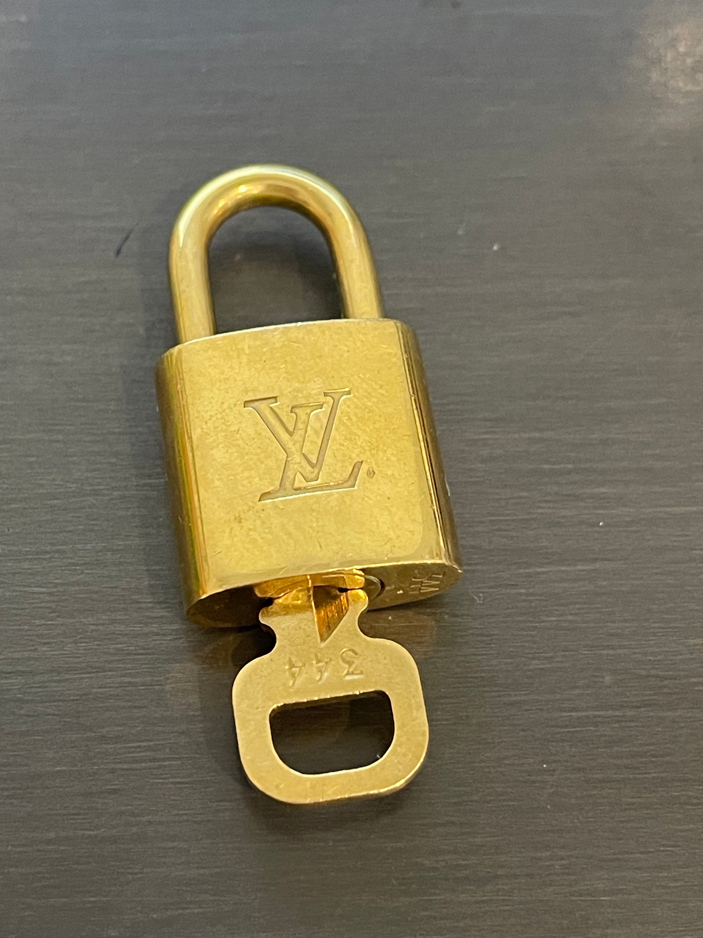 Pinkerly Special Louis Vuitton Padlock and One Key 343 Lock 