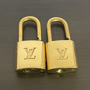 Cadeado Louis Vuitton e SEM CHAVE nº 322 e 318 latão nº 11721