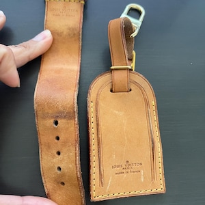 Etiqueta de identificação para bagagem de couro vachetta Louis Vuitton com etiqueta de nome e fivela de alça poignet #11588