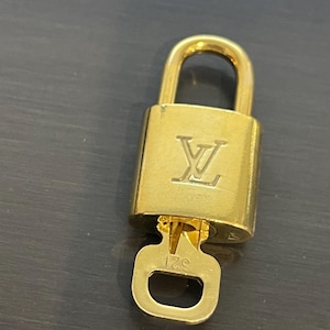 Cadeado especial Louis Vuitton Pinkerly e uma chave #321, latão