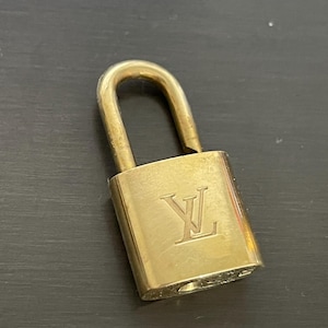 Cadeado Louis Vuitton e fechadura SEM CHAVE nº 321 latão nº 11704