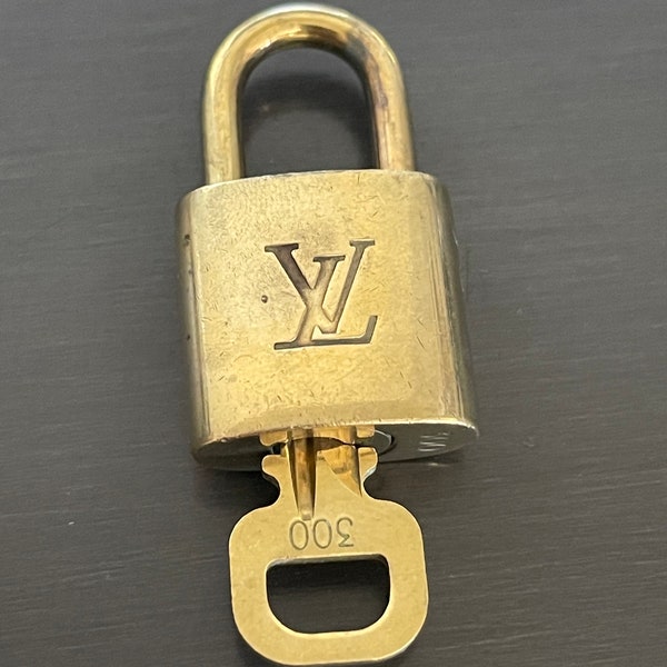 Louis Vuitton Keychain - Etsy