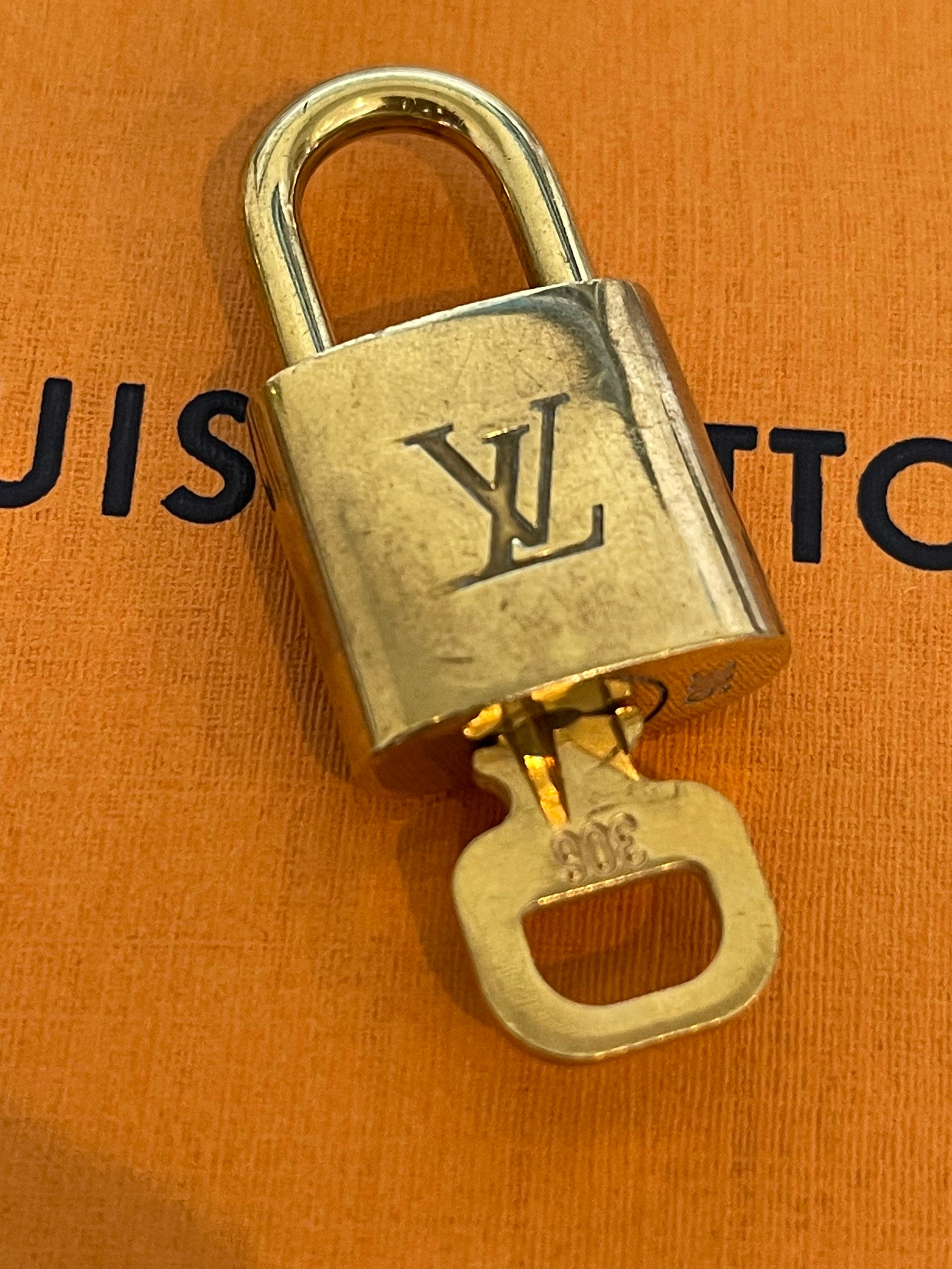 Louis Vuitton Padlock and NO KEY 306 Lock Brass 6142 