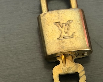 Cadenas Pinkerly Special Louis Vuitton et une clé n° 301, cadenas en laiton n° 12537