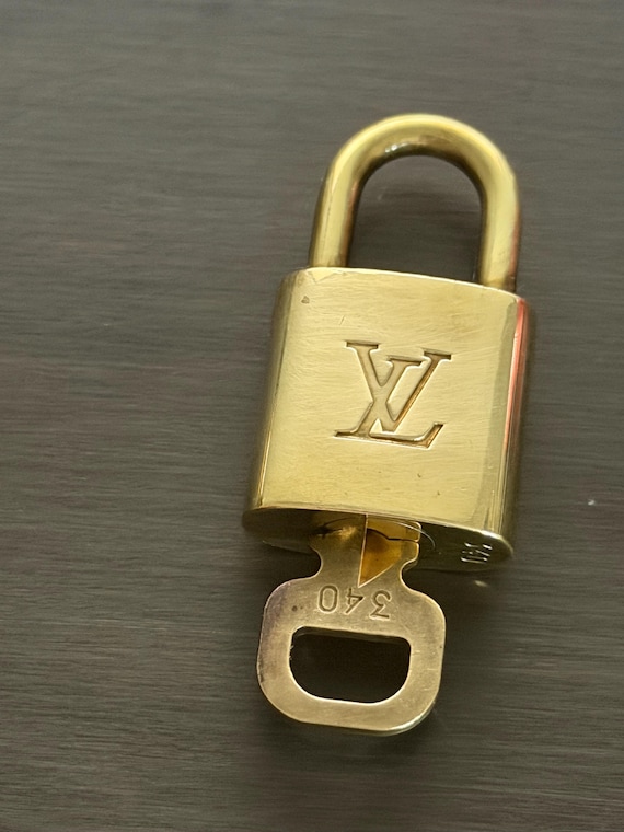 Pinkerly Special Louis Vuitton padlock and one key #340 lock brass #12516
