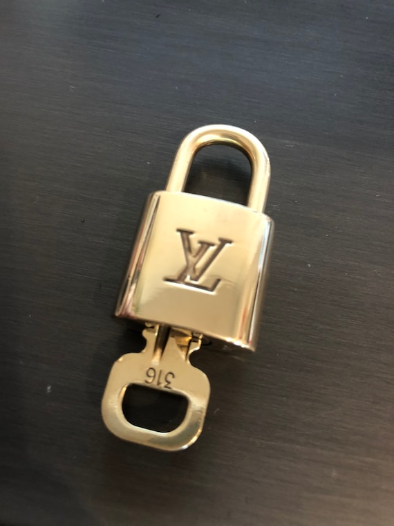 Louis Vuitton padlock and one key #316 lock brass