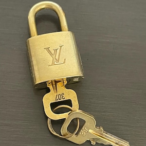 Cadeado Louis Vuitton e duas chaves sem polimento nº 307 latão nº 11743