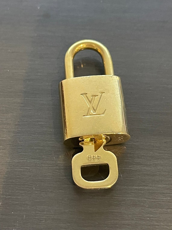 Pinkerly Special Louis Vuitton padlock and one key