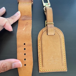 Etiqueta de identificação para bagagem de couro vachetta Louis Vuitton com etiqueta de nome e fivela de alça poignet #11482