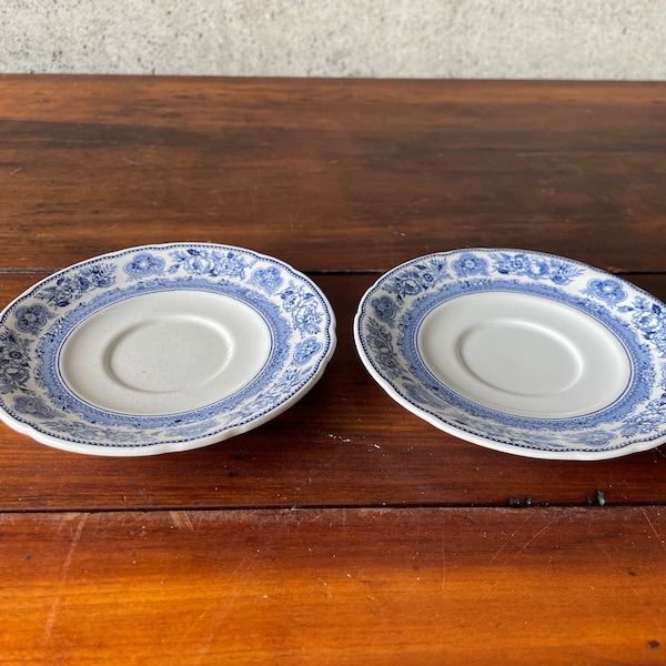 2 YALE UNIVERSITY - rare English WEDGEWOOD - Etruria 6” porcelain saucer / plate  c.1945