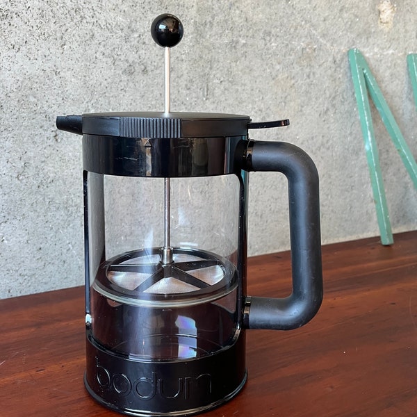 Large BODUM FRENCH PRESS - 8”h — Postmodern design // sleek black acrylic w/ glass // modern design // clean! // 32fl. oz