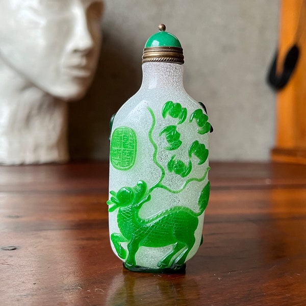 Antique Chinese export late19th C. carved glass & Jade Snuff bottle - Ming - Asian Antiques / chinoiserie - Estate find - old patina