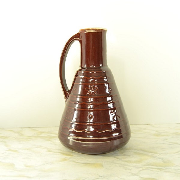 Mar-Crest Pottery Carafe Daisy Dot Pattern