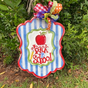 Back to school door hanger. School door hanger. Teacher door hanger. Teacher gift. Classroom door hanger. Classroom decor. Artist Tree.