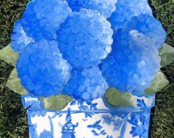 Blue chinoiserie and blue hydrangea flower pot door hanger in blue chinoiserie pot. Summer door hanger. 24x22