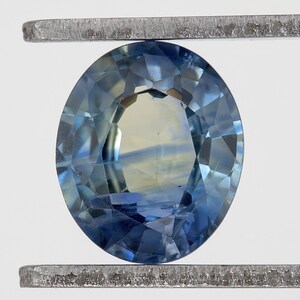 0.99ct Bi-Color Sapphire Oval | Natural Blue-Yellow Gemstone | 6.8x5.8mm Sapphire | Ethical Loose Stone for Fine Jewelry