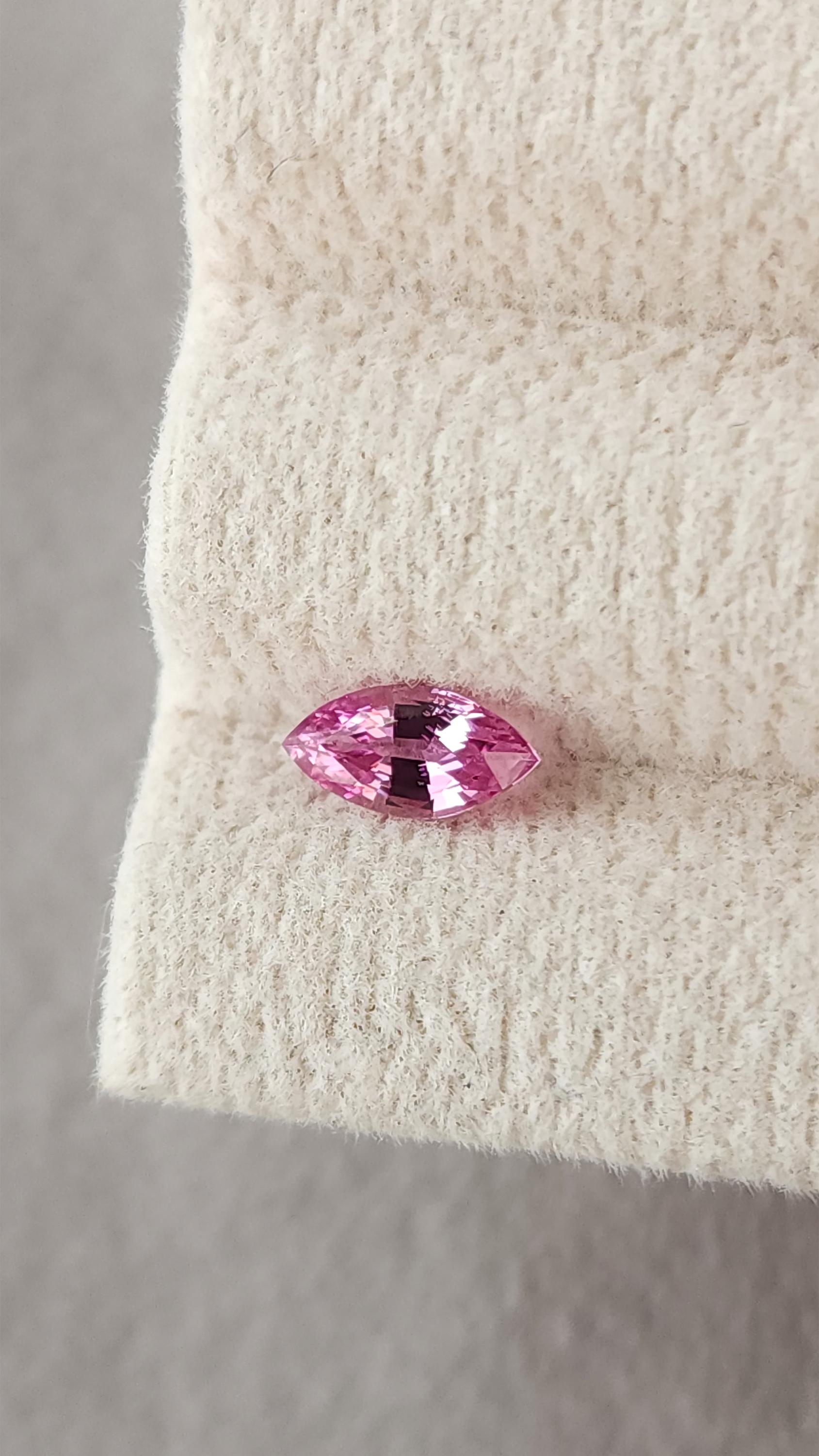 Saphir Rose Pourpre Du Mozambique - 0,48 Carat - Dimensions 6.5x4.5mm - Traité Par Chauffage - Rare