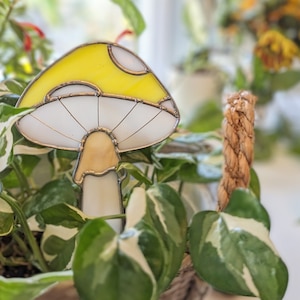 Pieu de plante pâteux teinté / décoration fantaisiste / art du verre champignon vénéneux image 1