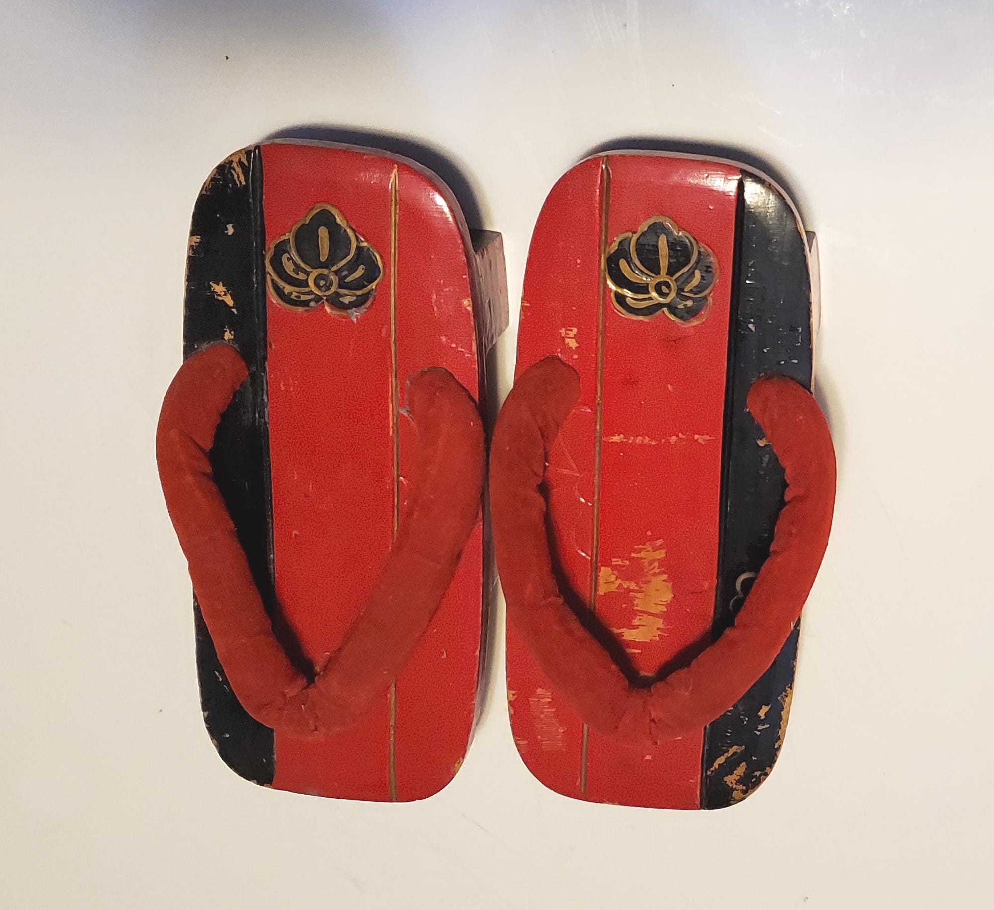 Traditional Japanese Geta Wooden Platform Sandals Burgundy Red Made in Japan M Japanese Wooden Geta Sandals for Women - Cherry Blossom  main image 2