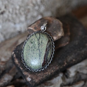 Vintage Serpentine Sterling Silver Pendant: Green Brown Oval Rope Bezel