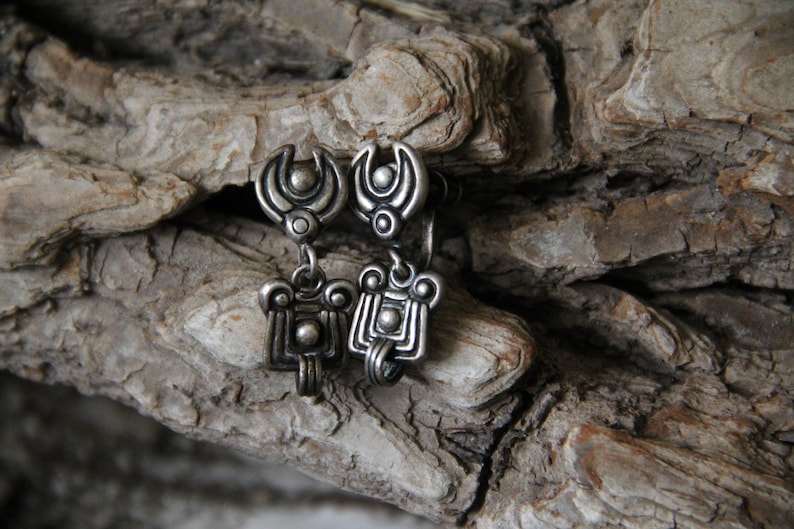 Stunning Peruvian Design Screw back Earrings 13.8 grams Sterling Marked 800 Vintage Dangle Made in Mexico