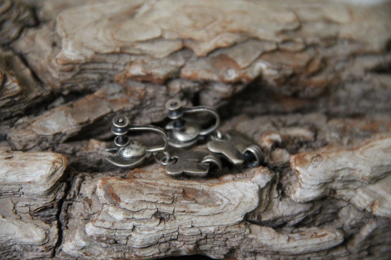 Stunning Peruvian Design Screw back Earrings 13.8 grams Sterling Marked 800 Vintage Dangle Made in Mexico