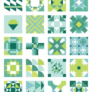 Op de afbeelding: Een set van 20 geometrische quiltblokken in groen, blauw en wit. Elk blok heeft een ander patroon, waaronder vierkanten, driehoeken en cirkels.