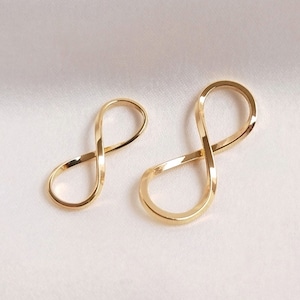 Connecteurs symbole de l'infini plaqués or 14 carats : breloques amour en forme de 8