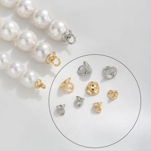 Cuentas de hilo oculto chapadas en oro de 14 quilates y platino con cierre de perla en forma de bucle para pulsera o collar.