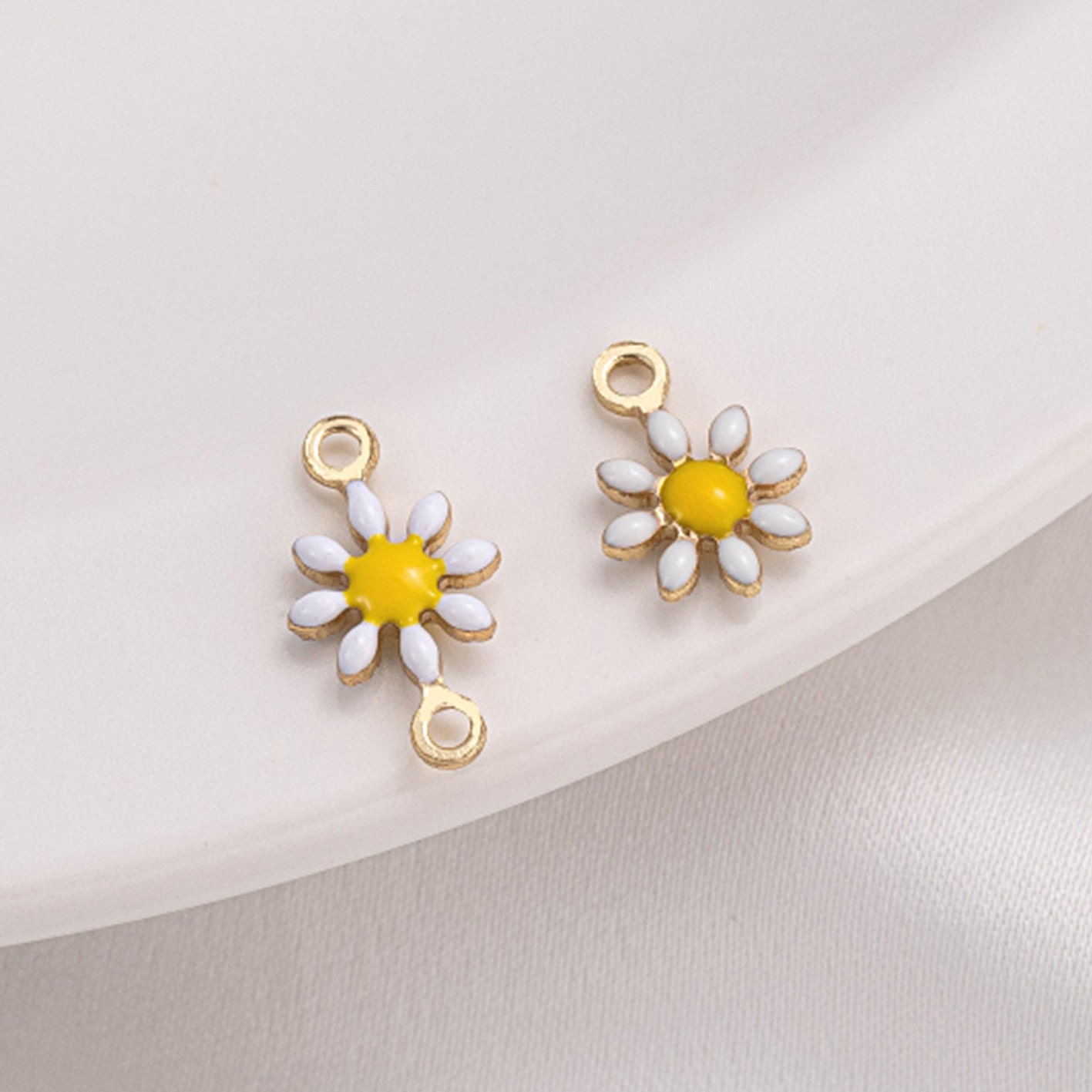 daisy♡14kgf Amazon.com: KECHO 14k Gold Daisy Necklace for Women Solid