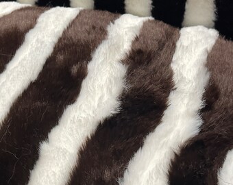 CLOSE OUT, 5 Yard Pcs. Faux Fur Reg 59.99 Per Yard, Soft Brown and White Stripe Shag, Make Rugs, Pillows, Throw Blankets, Bedspreads, Bears