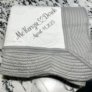 Personalized Wedding Quilt Couples Gift, Unique Wedding Gift, Custom Wedding Gift for the Newlyeds, Cotton Quilt minimalist Anniversary Gift