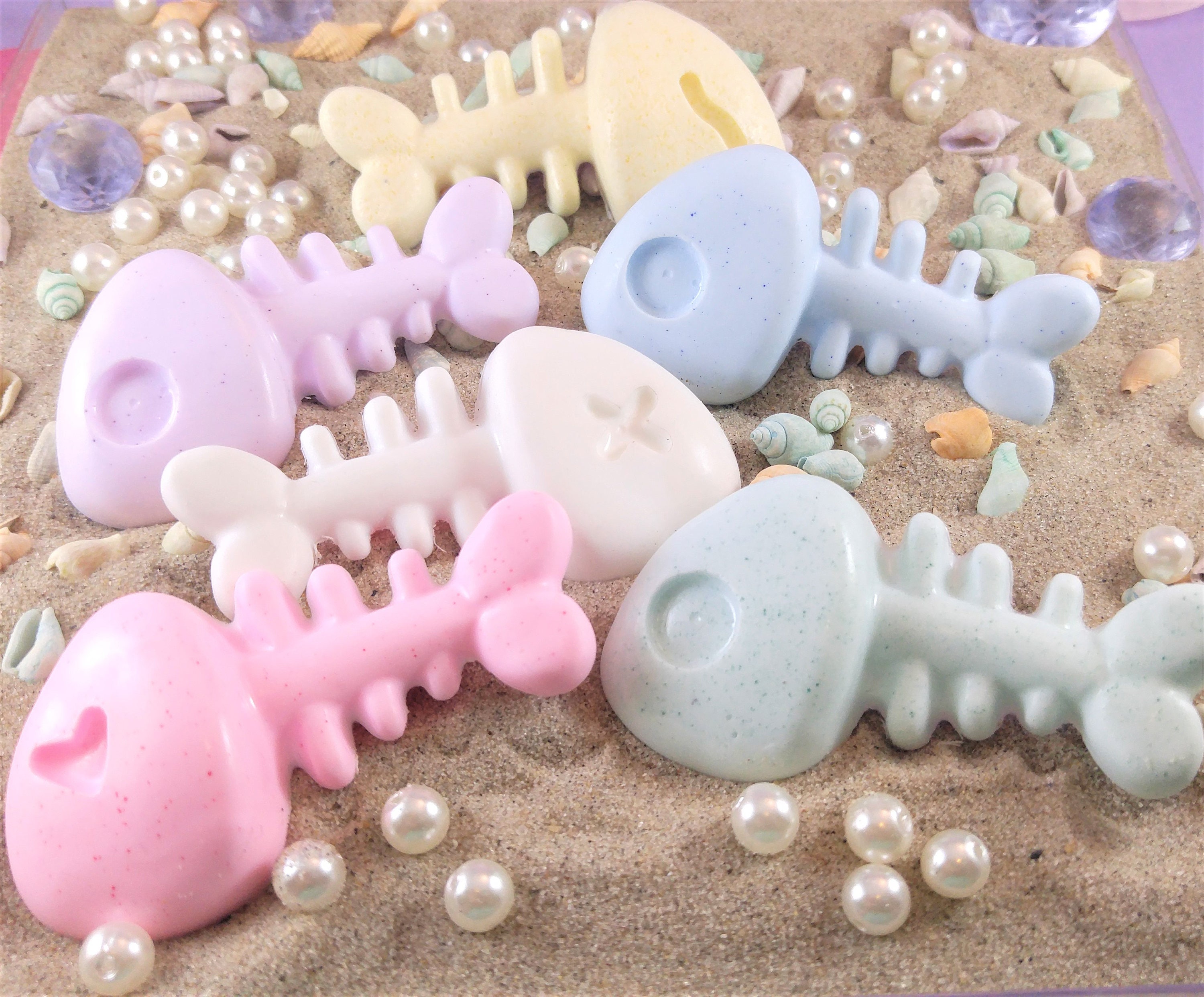Dead Fish Bone Hair Clip, Cute, creepy, kawaii kowai, creepy cute, pastel goth, goth, fairy kei, decora, lolita, mermaid, ocean, sealife