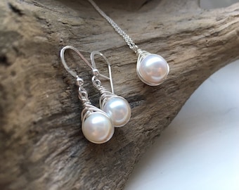 Pearl Necklace and Earrings set, Pearl jewelry, bridesmaid gift, bridesmaid, wedding earrings, bridesmaid earrings, wedding jewelry set