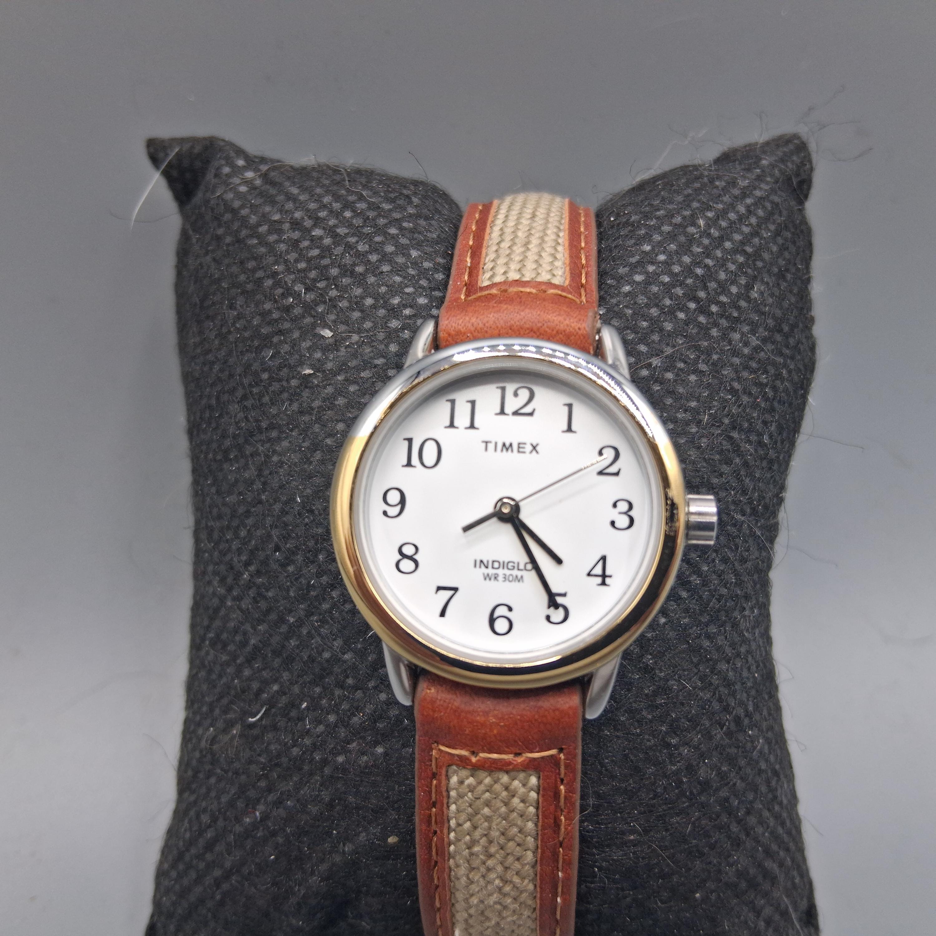 Timex vintage women’s Beige Dial Canvas and Brown Leather Strap Watch Vintage Timex Indiglo Women main image 2