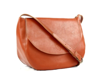 BOLSO BANDOLERA DE CUERO, color coñac, hecho a mano en Italia
