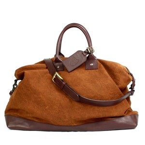 Brown LEATHER DUFFLE BAG, perfect for travel