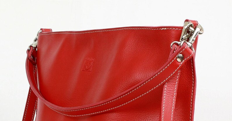 Red LEATHER SHOULDER BAG, handmade image 7