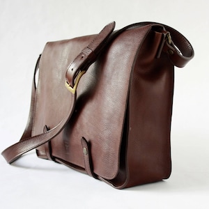 MESSENGER BAG in full grain dark brown leather