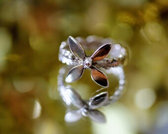 Sterling Silver "Akane" Ring-Simple Motif Ring-Floral Ring-Flower Petal Ring-Statement Ring-Silver Ring, Ready to Ship in size 4&6